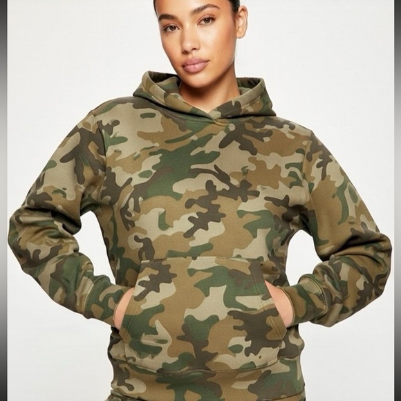 Polo Ralph Lauren Tops - Polo Ralph Lauren CAMOUFLAGE Hoodie - Women's size MEDIUM